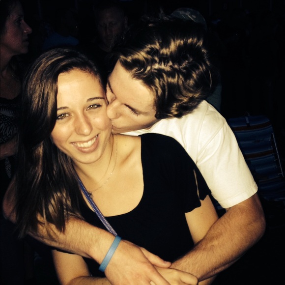 Meet your Posher, Zach and Marissa - Picture 4 of 4